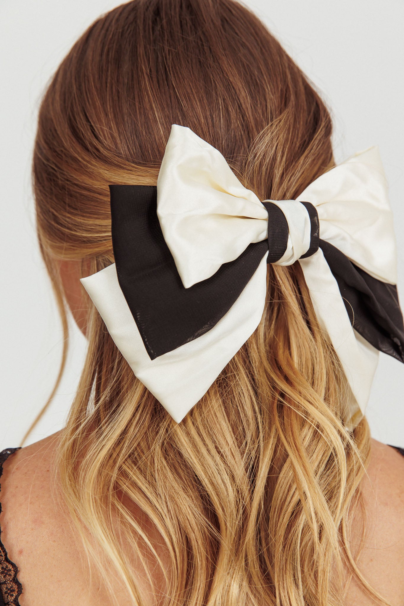 Chi Chi Bow Hairclip Black by Selfie Leslie