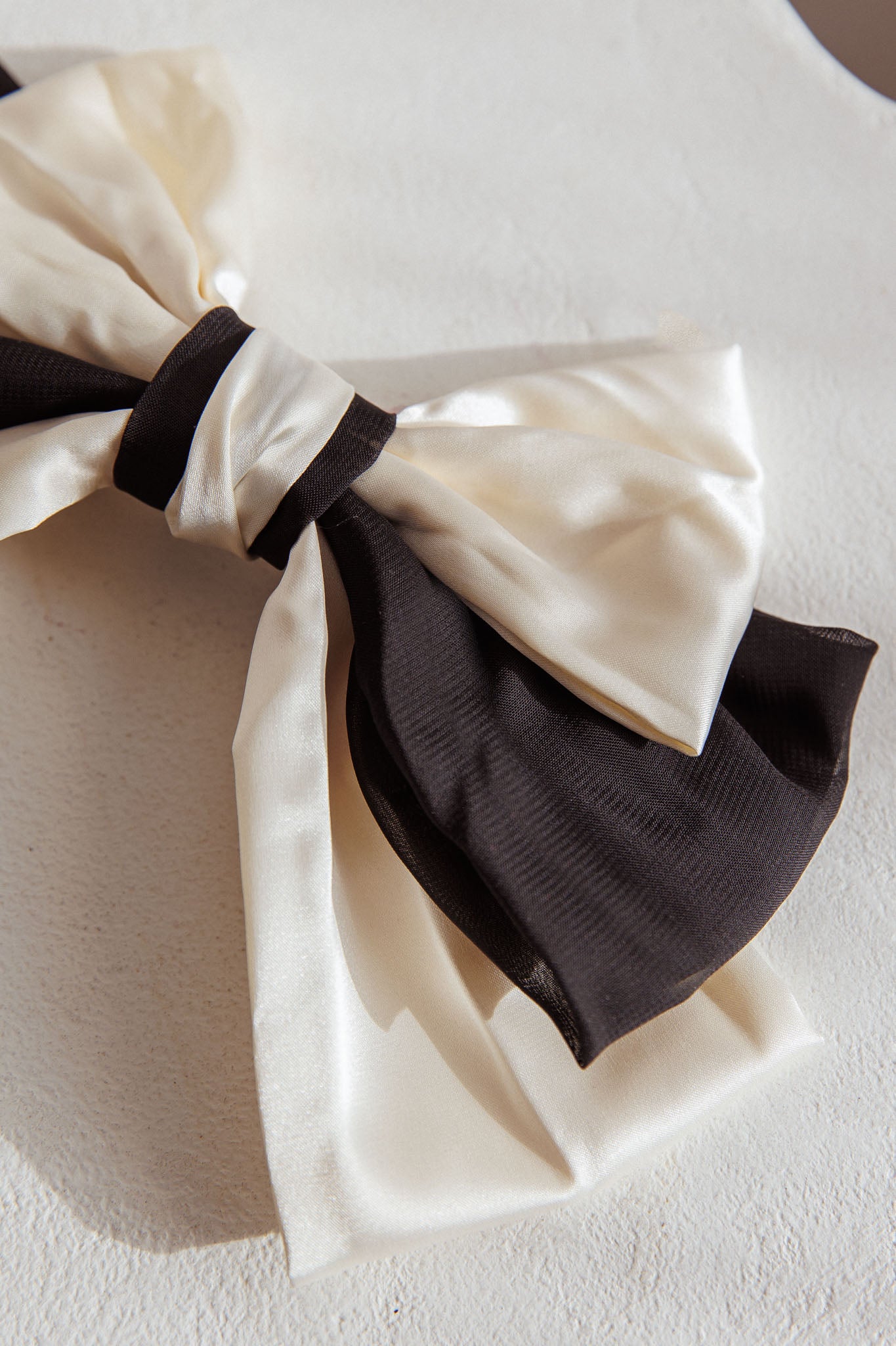 Chi Chi Bow Hairclip Black by Selfie Leslie