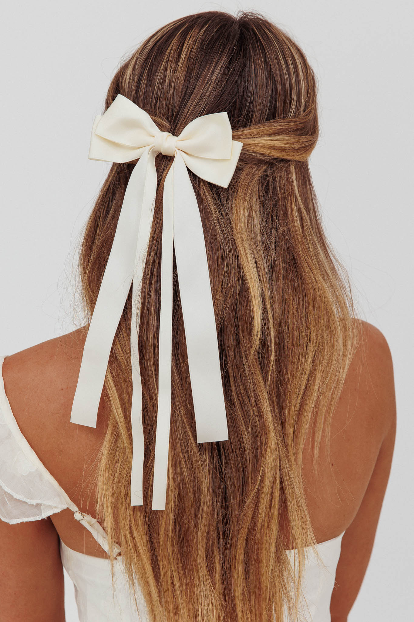 D'Arcy Double Bow Hairclip White by Selfie Leslie