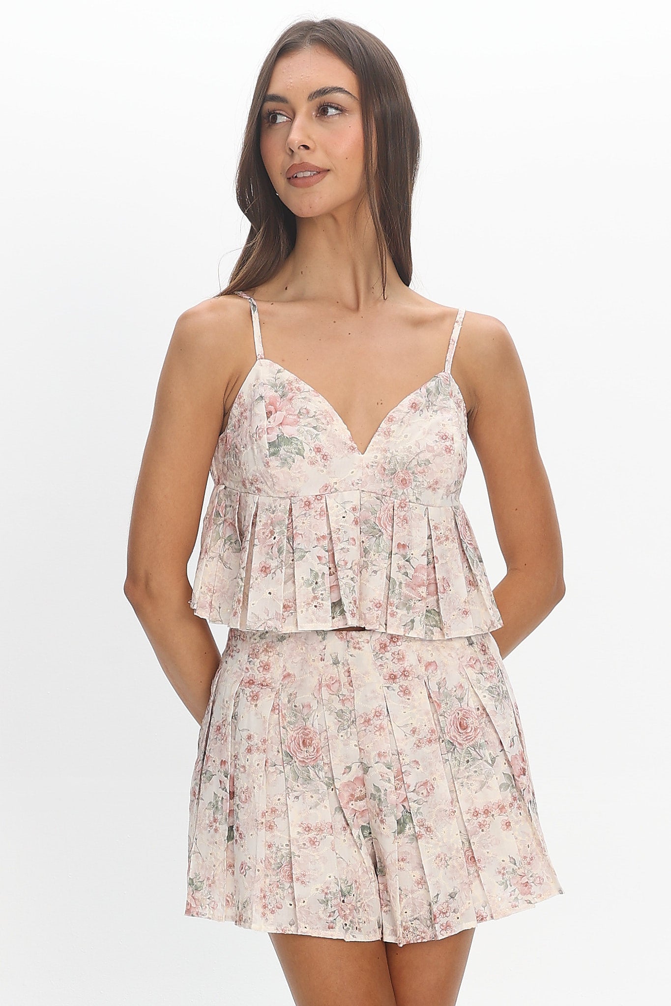 Terra Box Pleat Shorts Red Floral