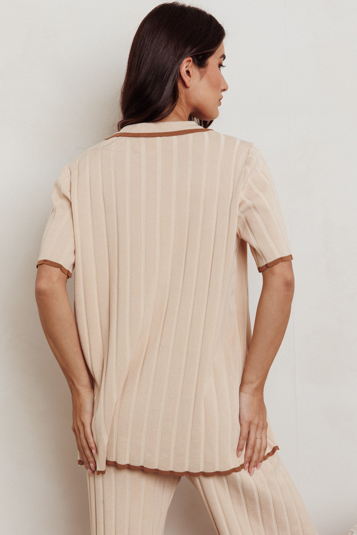 Liloh Ribbed Buttoned Shirt Beige by Selfie Leslie