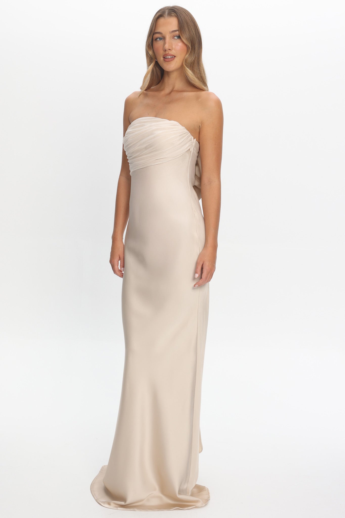 Iyeciz Strapless Maxi Dress Champagne– Selfie Leslie