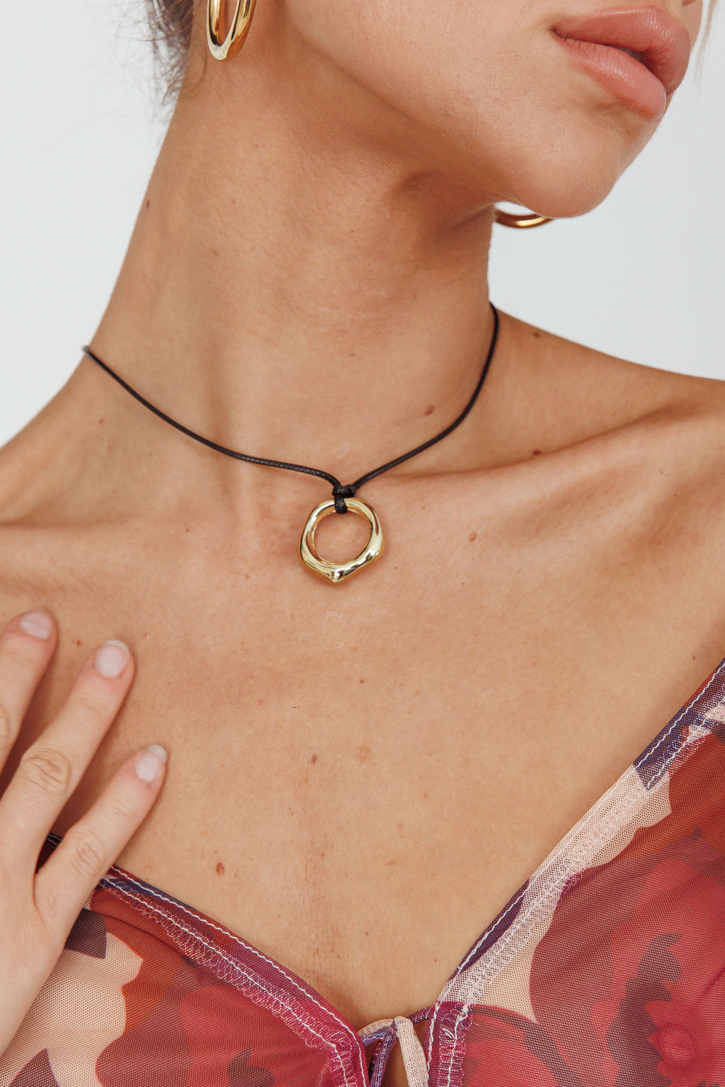 Carmen Circle Pendant Necklace Gold by Selfie Leslie