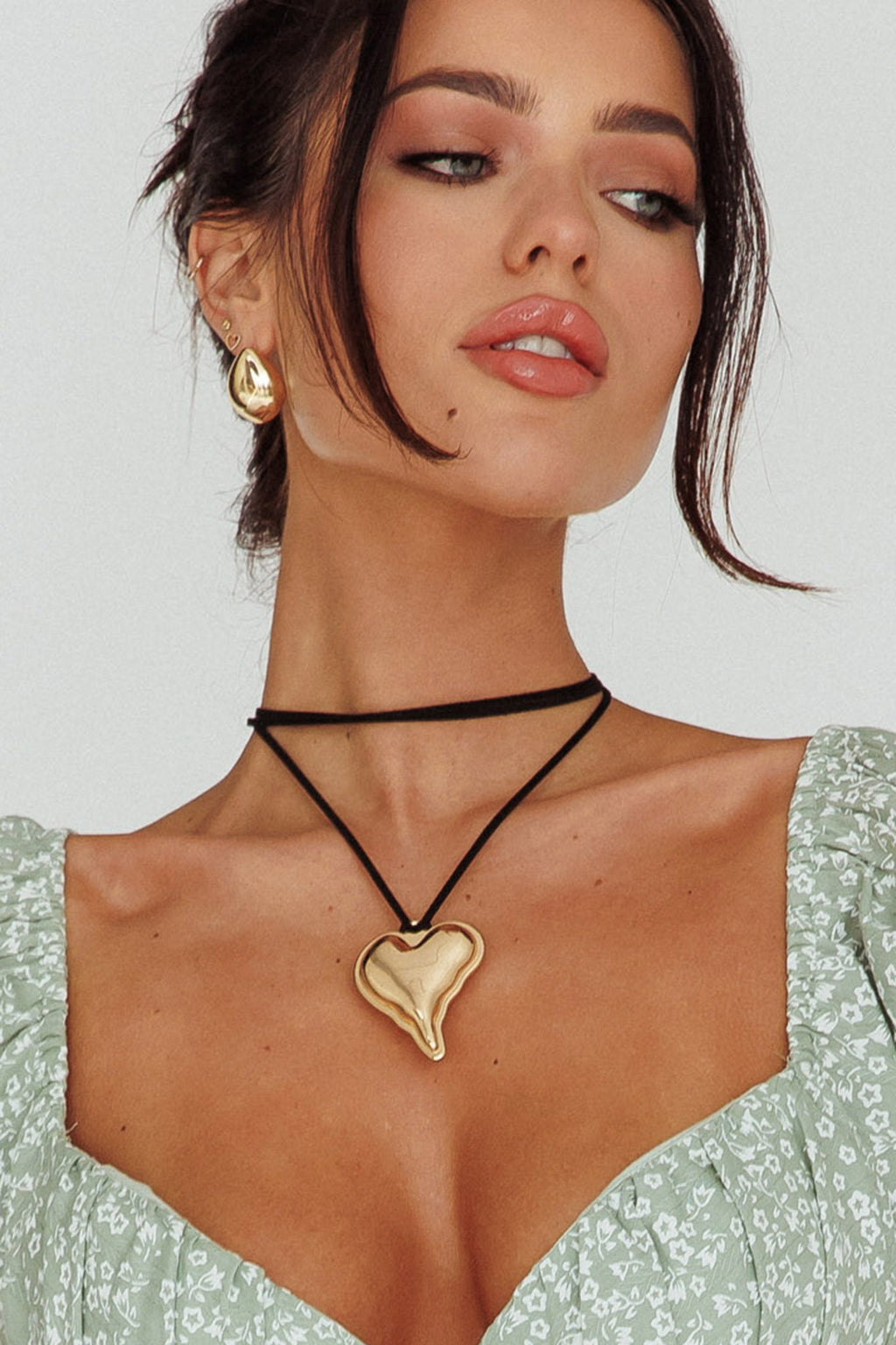 Corazon Heart Pendant Choker Gold by Selfie Leslie