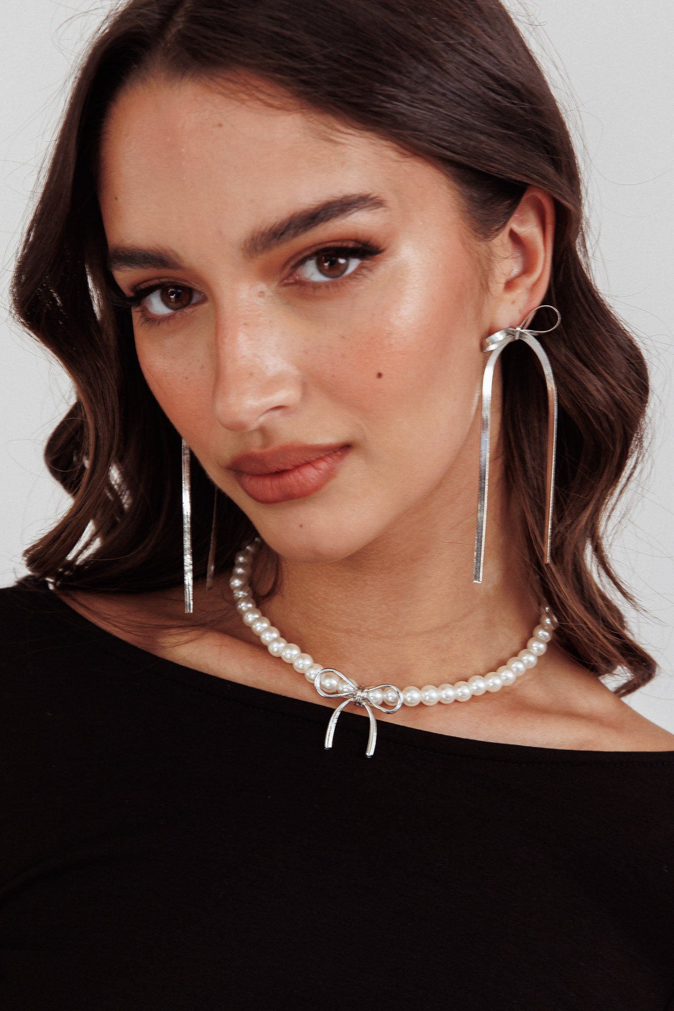 Daydream Bow Accent Pearl Necklace Silver by Selfie Leslie