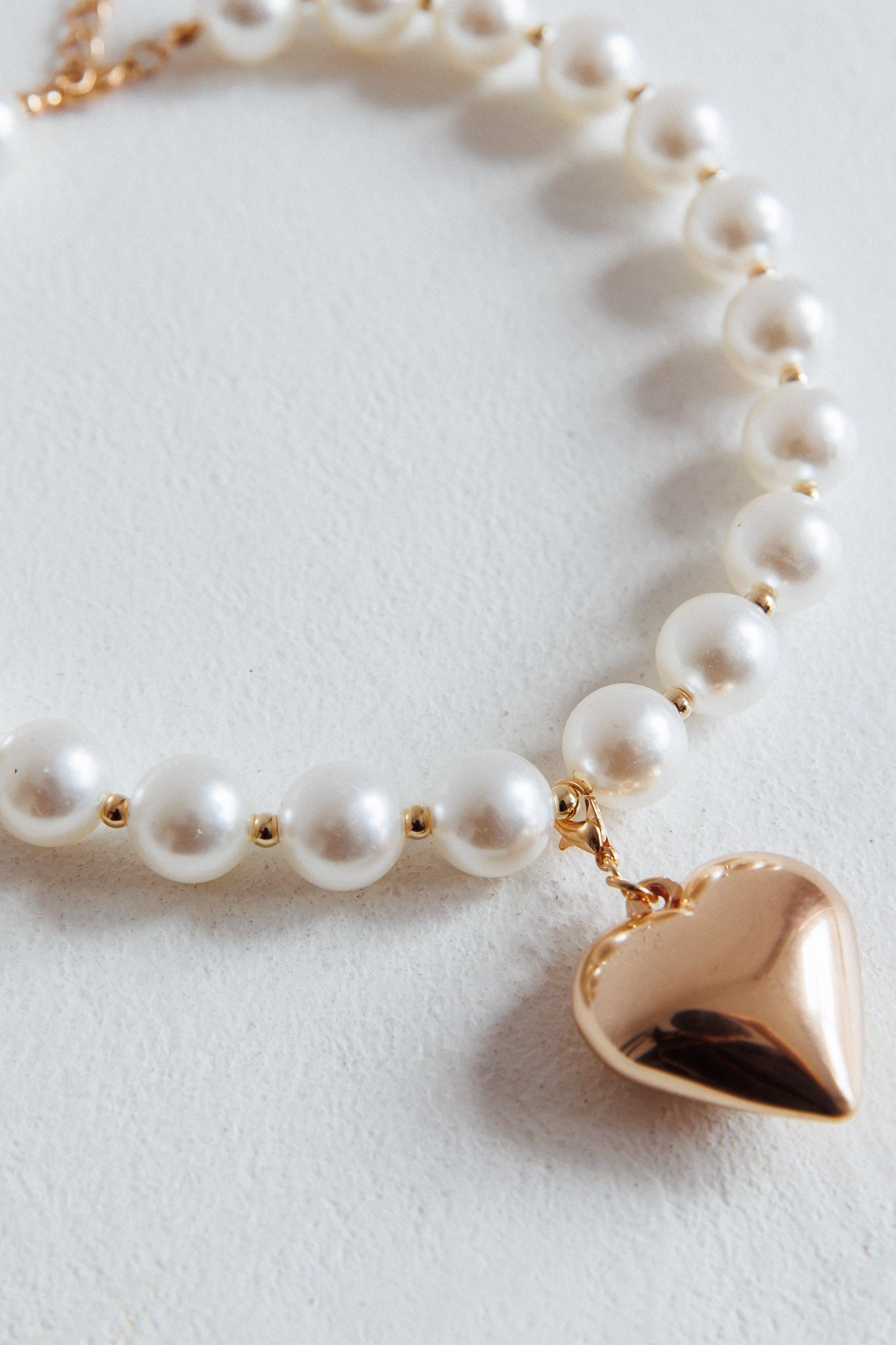 Kerri Large Heart Pearl Necklace Gold | Selfie Leslie