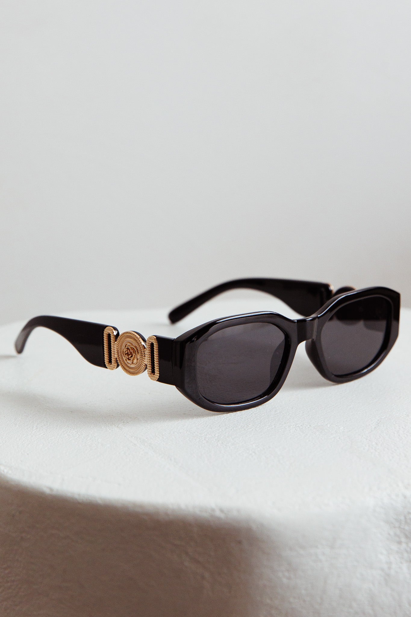 Heartfelt Square Sunglasses Black by Selfie Leslie