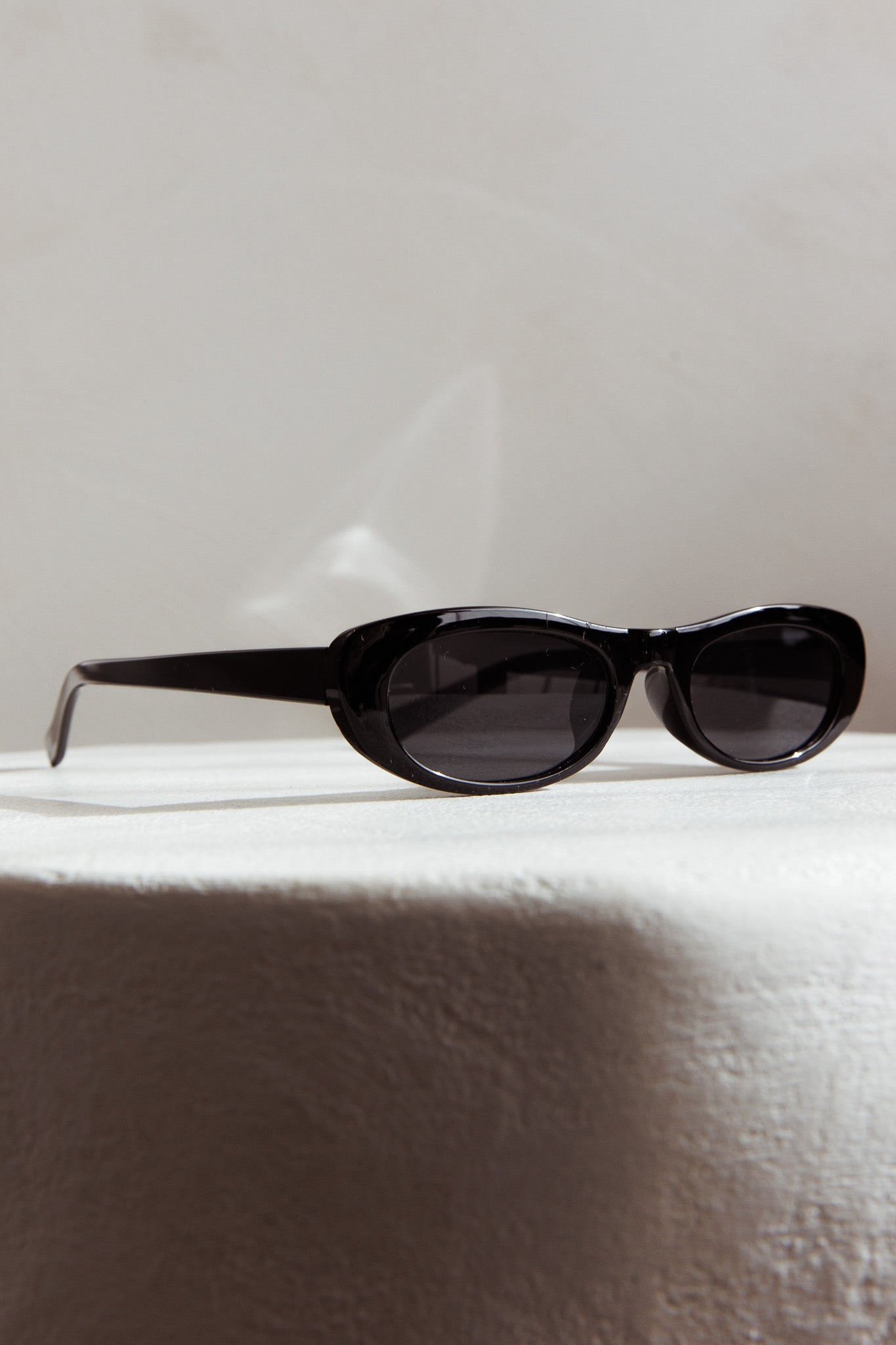 Live Loud Oval Sunglasses Black by Selfie Leslie