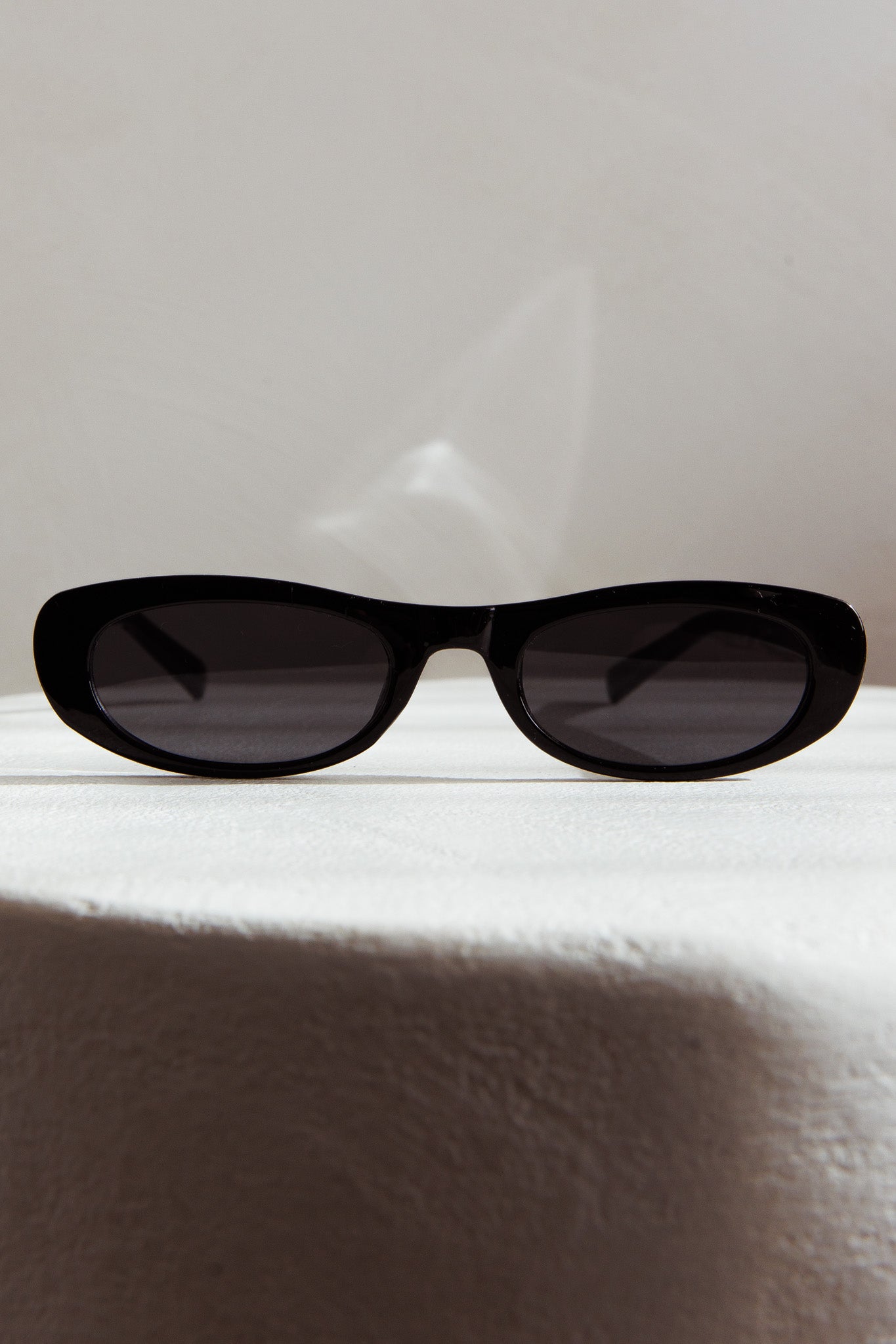 Live Loud Oval Sunglasses Black by Selfie Leslie