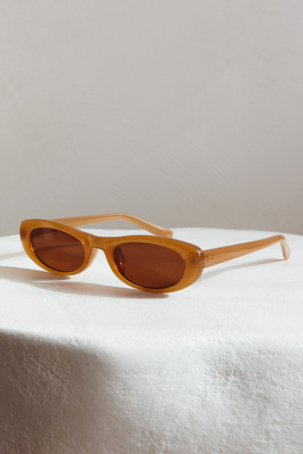Live Loud Oval Sunglasses Brown by Selfie Leslie
