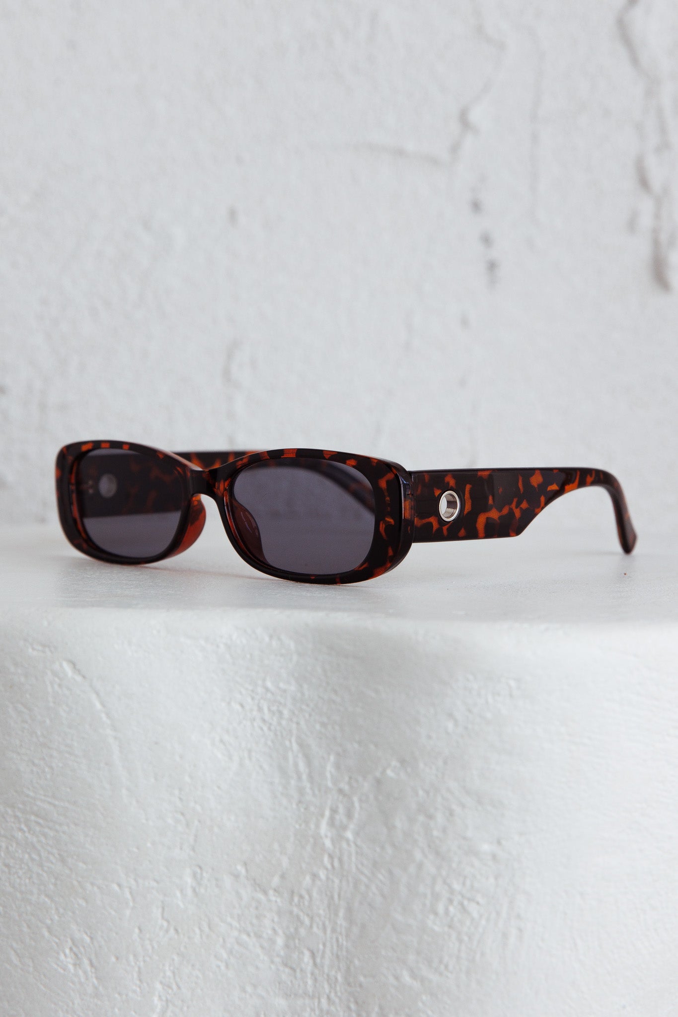 Eola Retro Sunglasses Tort by Selfie Leslie