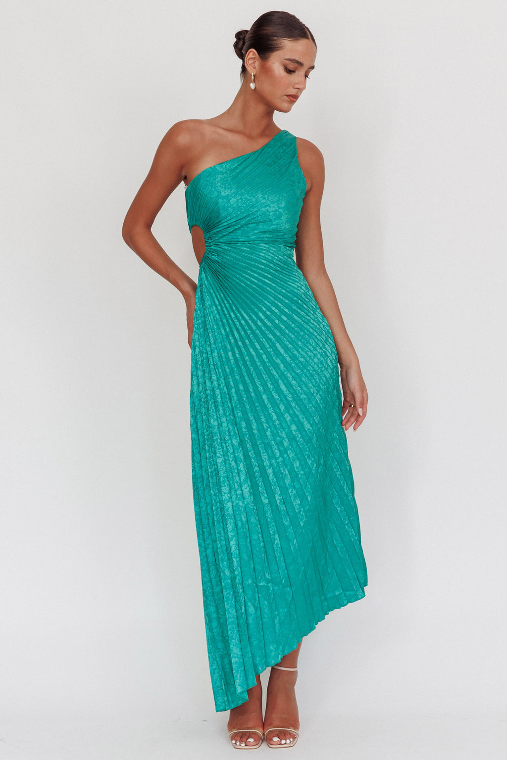 Amelie One-Shoulder Accordion Pleat Maxi Dress Kelly Green by Selfie Leslie