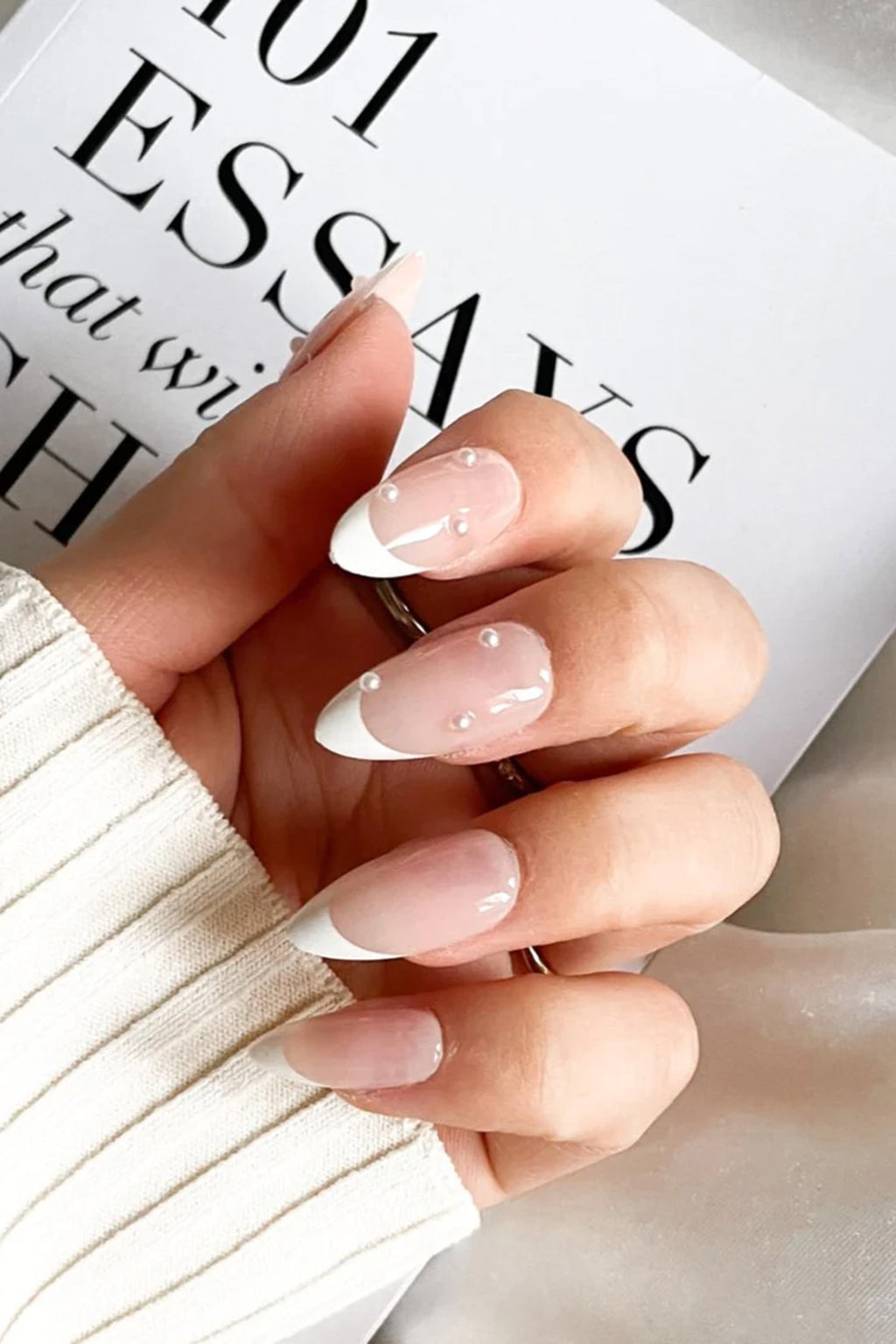 ACRYLIQUE Instacrylics Classic Snowball by Selfie Leslie