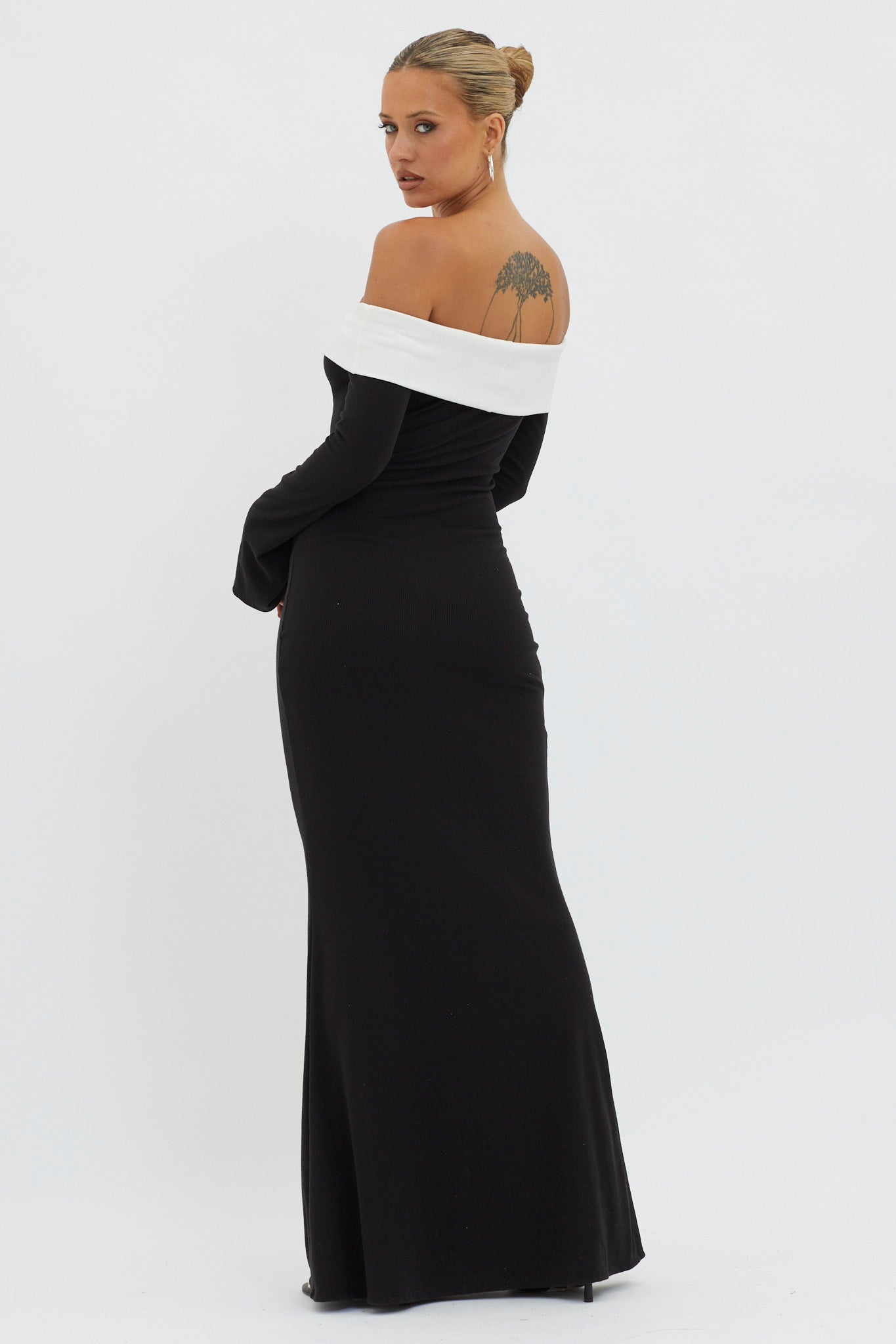 Sabrina Long Sleeve Off-Shoulder Maxi Dress Black | Selfie Leslie Sabrina Long Sleeve Off-Shoulder Maxi Dress Black | Selfie Leslie