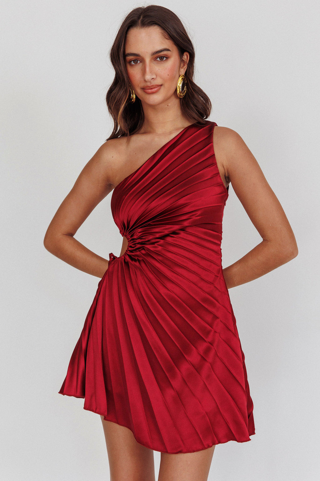 Glow Ray One-Shoulder Pleat Dress Wine by Selfie Leslie