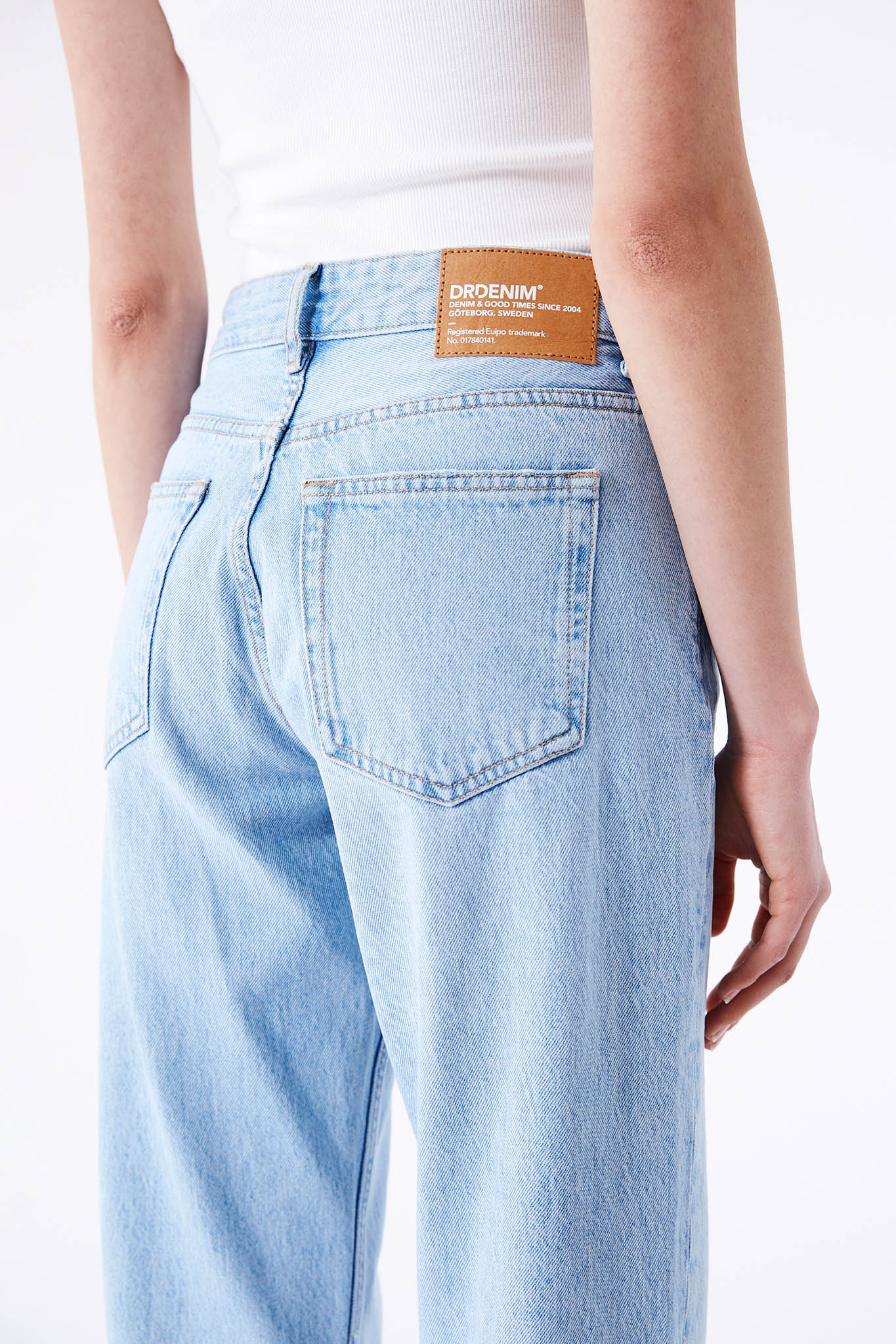DR DENIM Arch Jeans Stream Light Used by Selfie Leslie