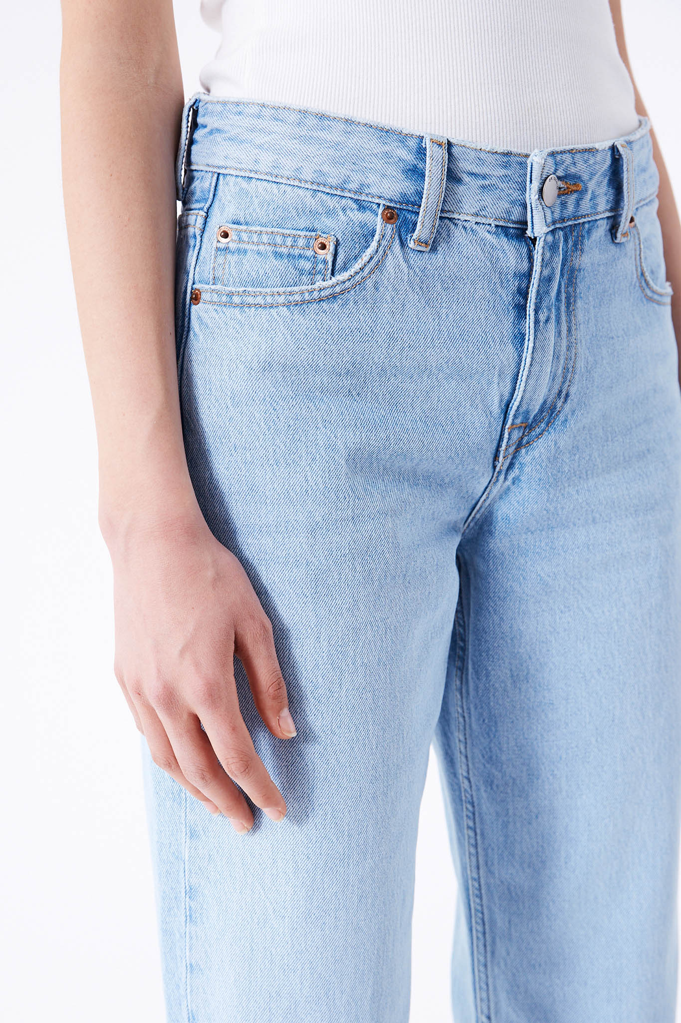 DR DENIM Arch Jeans Stream Light Used by Selfie Leslie