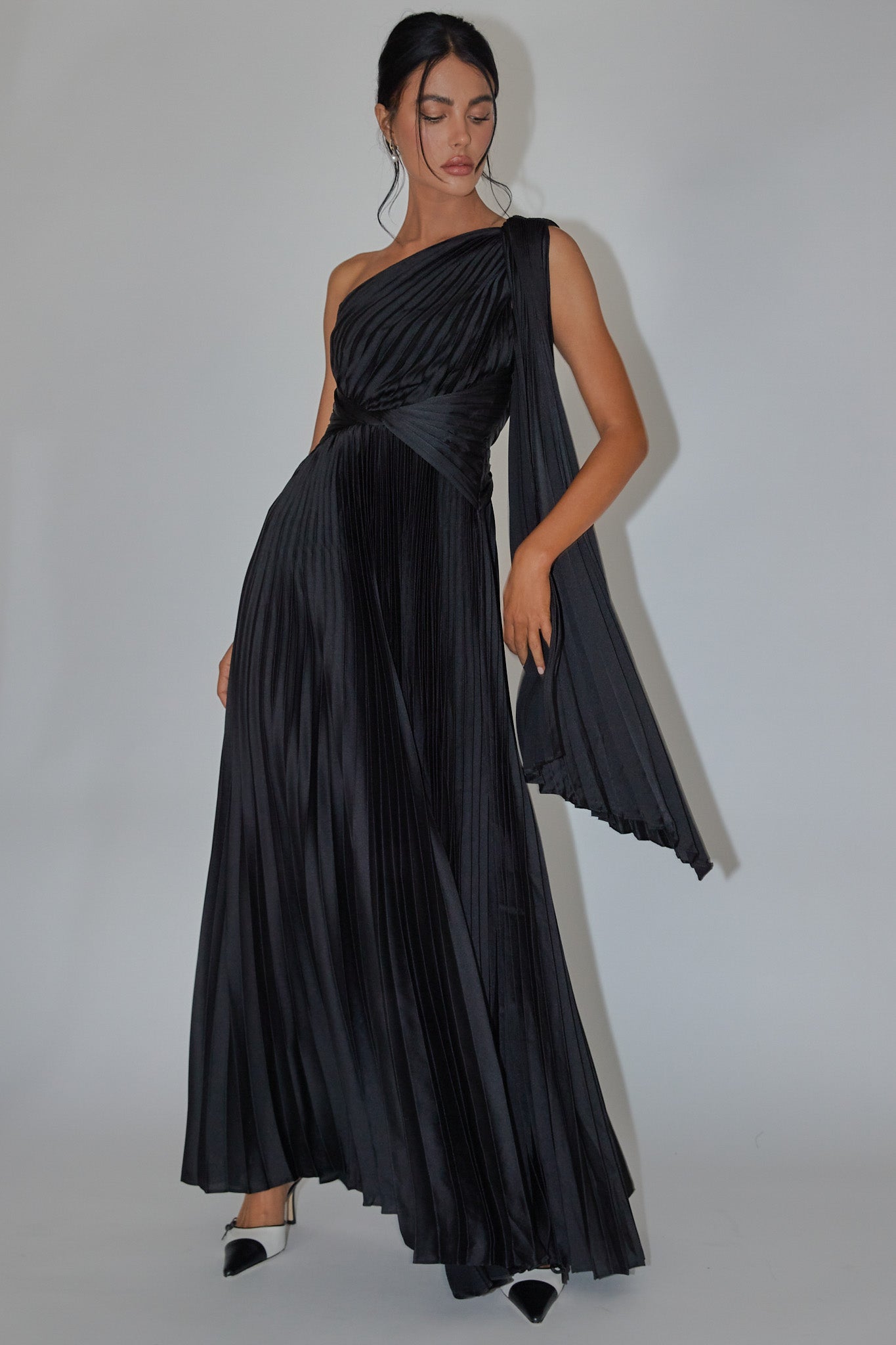 Laxmi Accordion Pleat Maxi Dress Black | Selfie Leslie