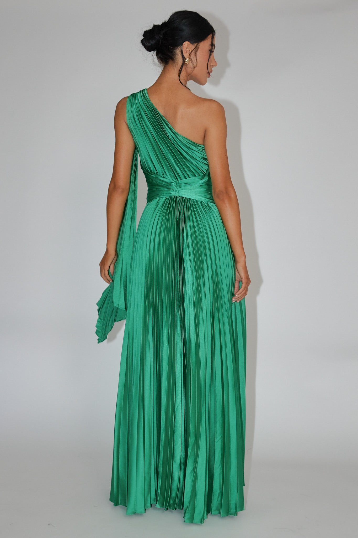 Laxmi Accordion Pleat Maxi Dress Kelly Green by Selfie Leslie