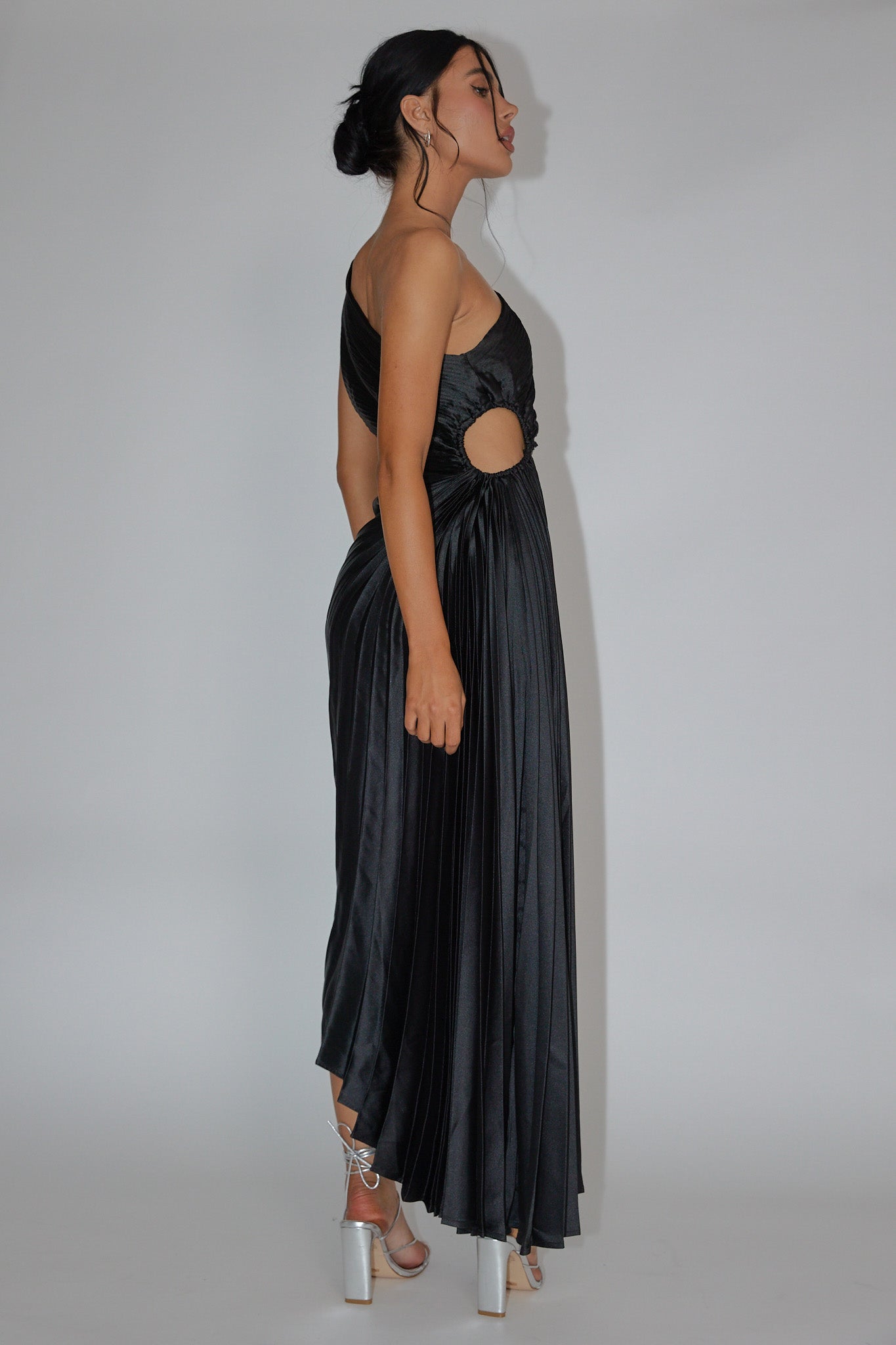 Brooklynn One-Shoulder Accordion Pleat Dress Black– Selfie Leslie