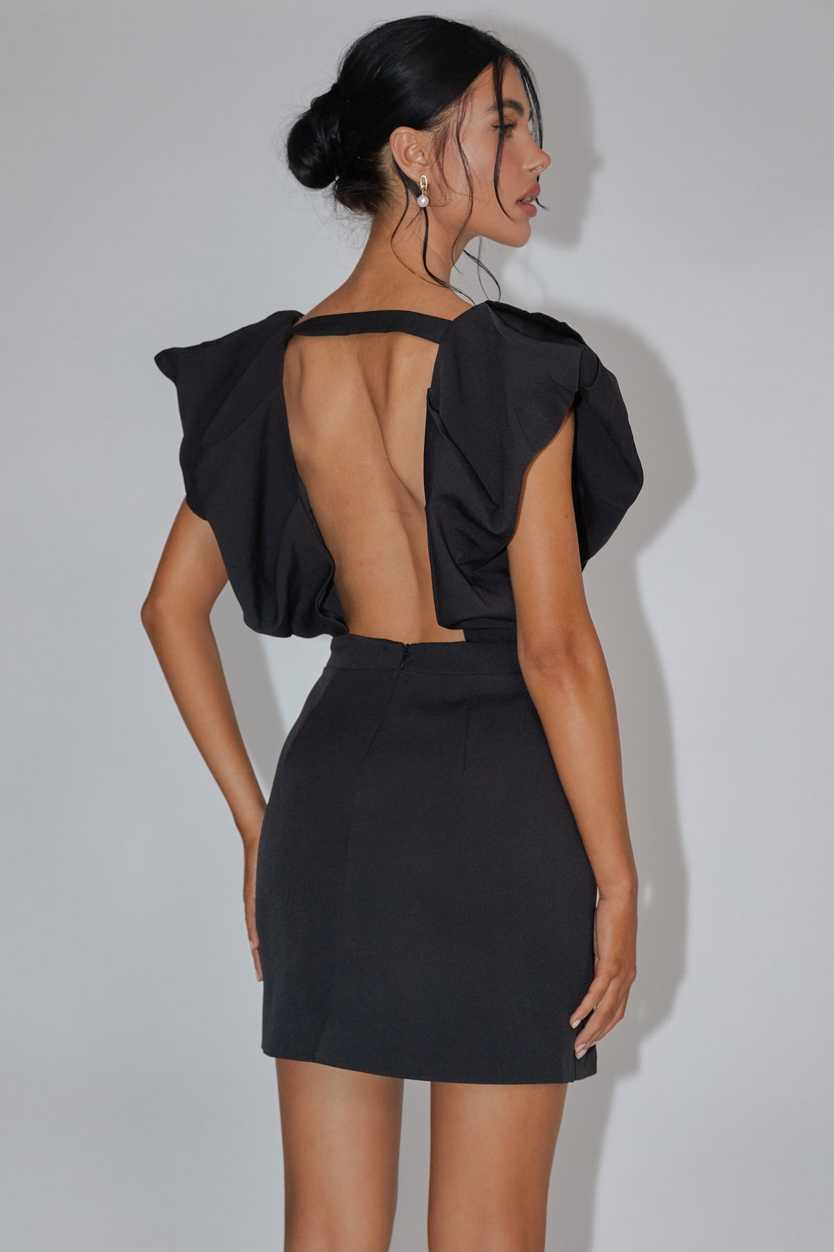 Liardon Bubble Sleeve V-Neckline Mini Dress Black | Selfie Leslie