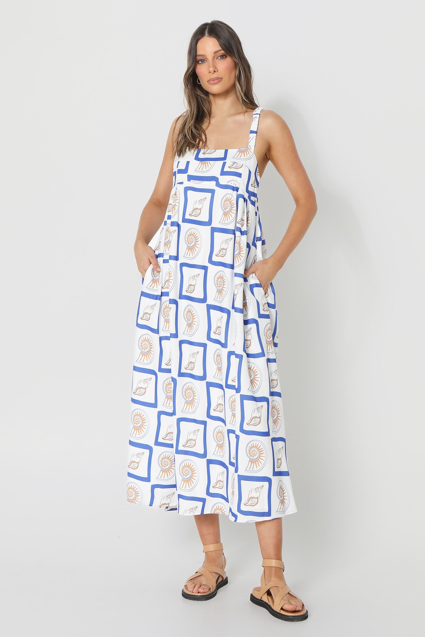 LOST IN LUNAR Katie Maxi Dress Shell Print by Selfie Leslie