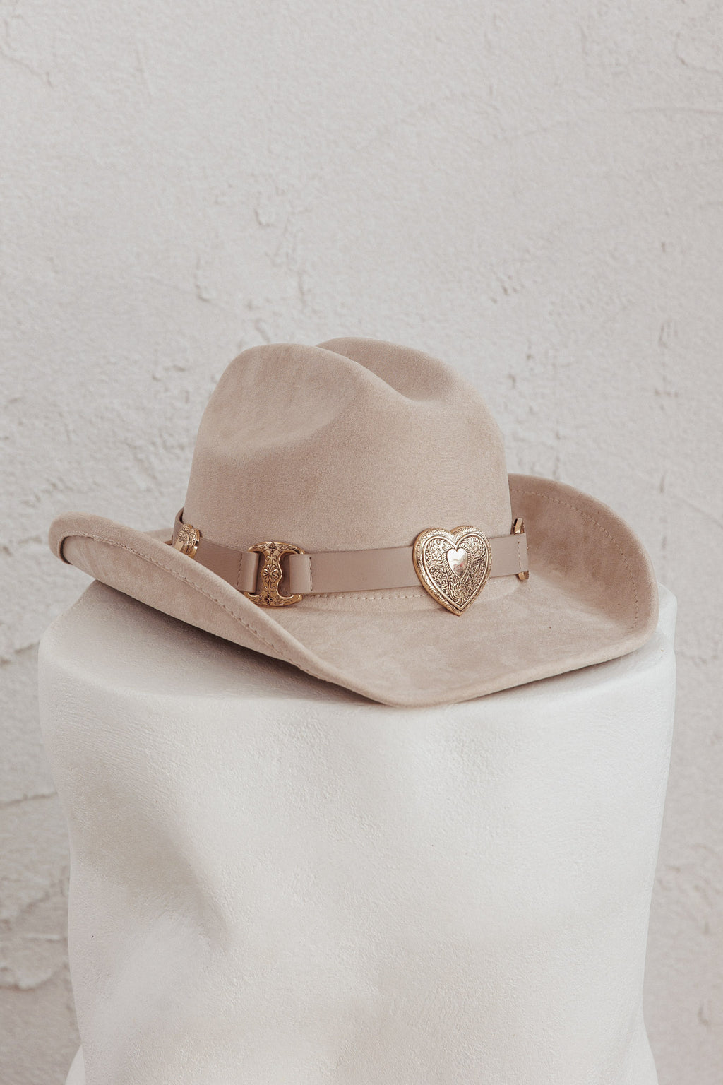 Longhorn Heart Decoration Cowboy Hat Khaki by Selfie Leslie