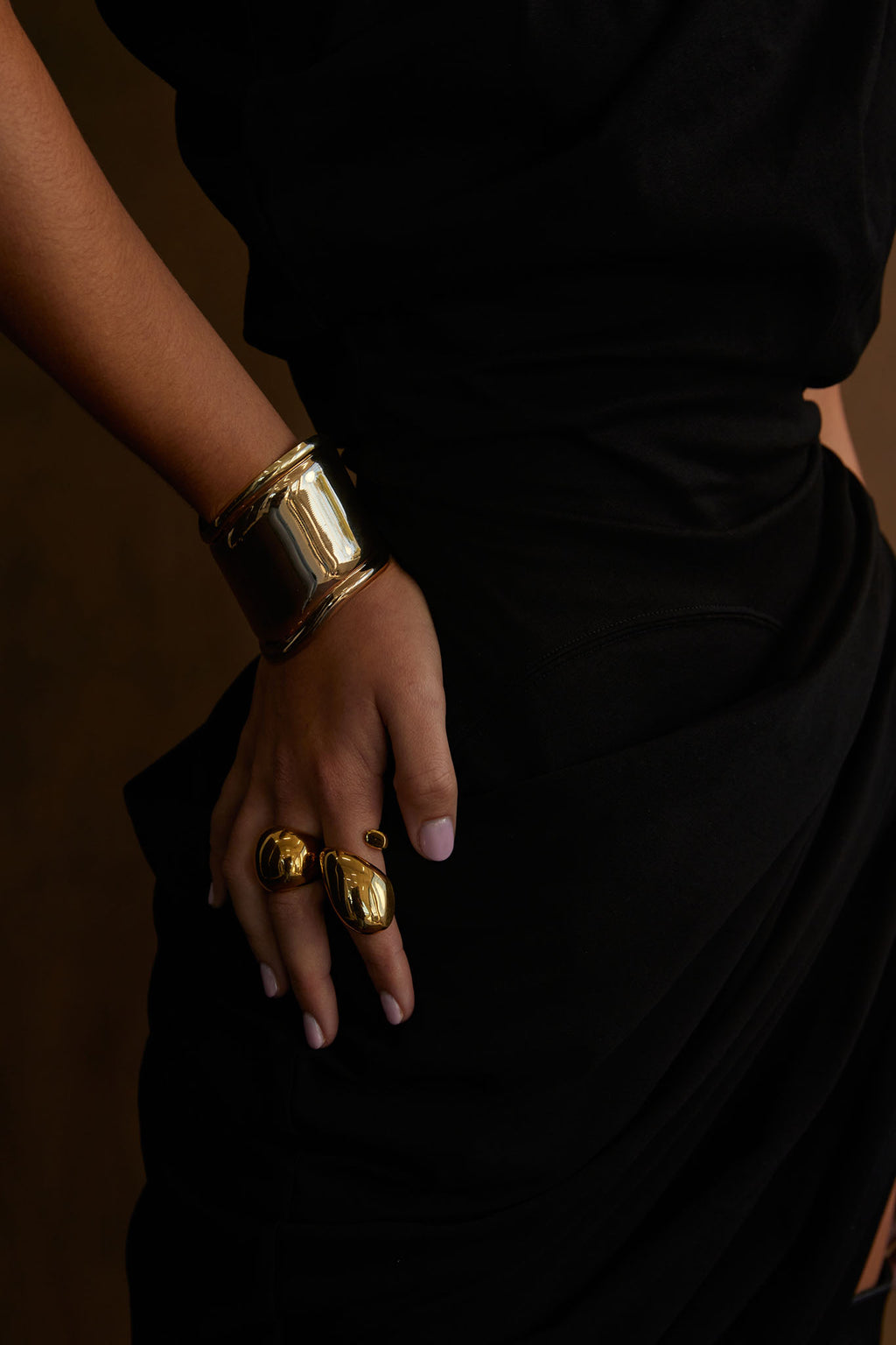 NOAH Knuckle Ring Gold by Selfie Leslie