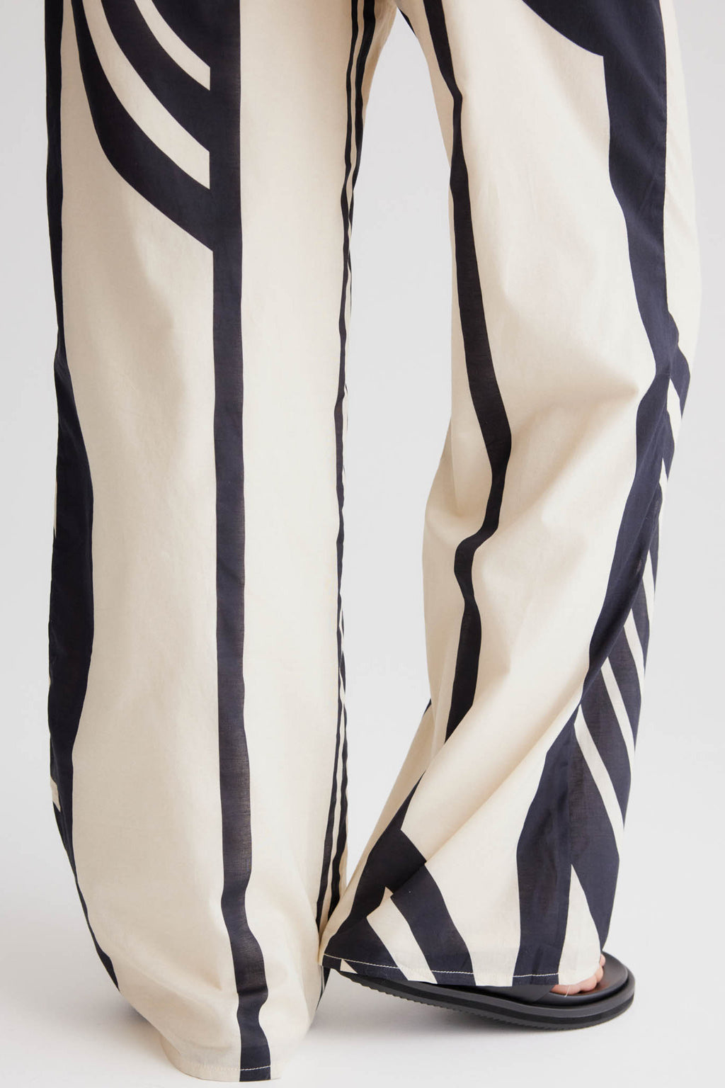 SNDYS Alba Pant Black Print by Selfie Leslie
