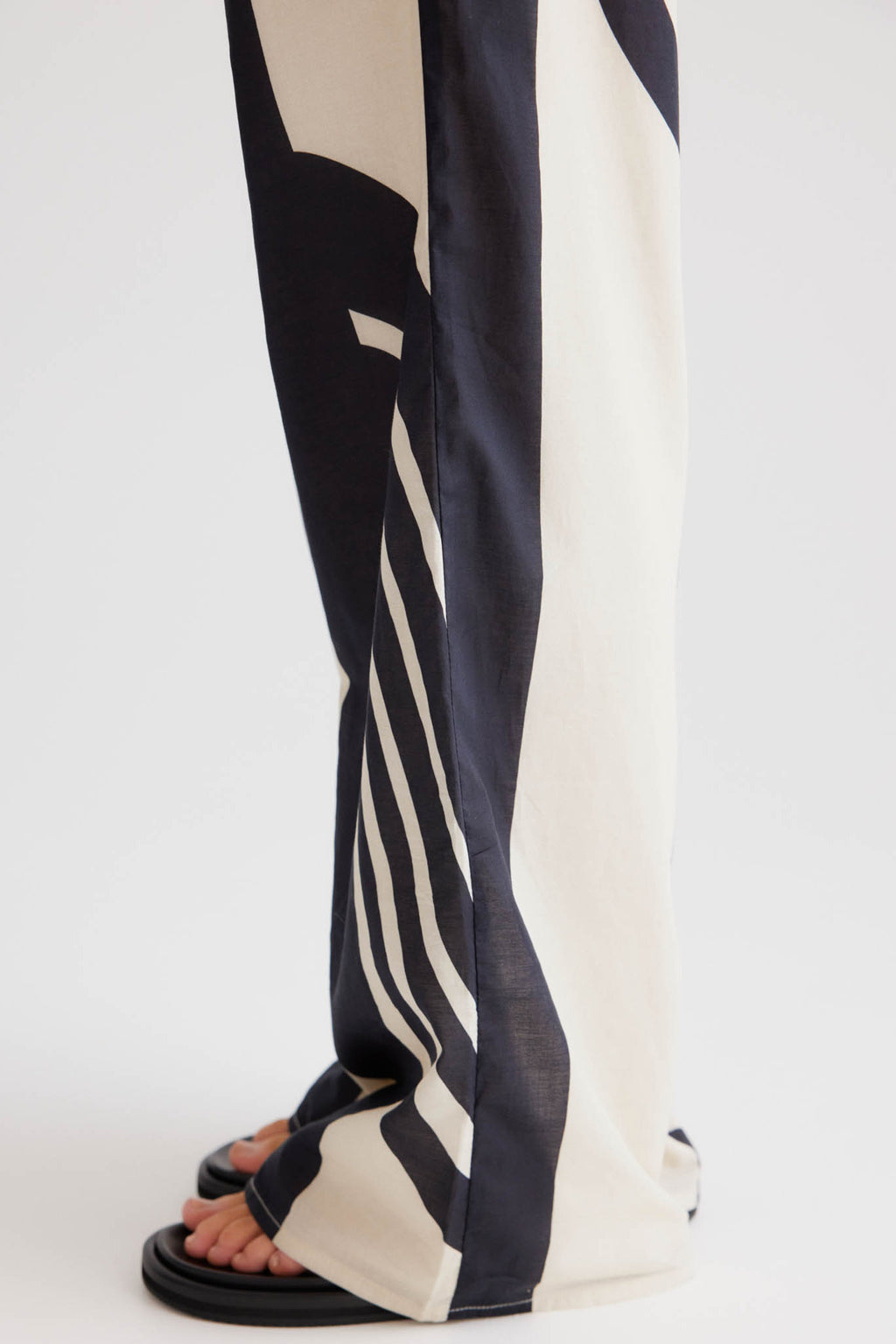 SNDYS Alba Pant Black Print by Selfie Leslie
