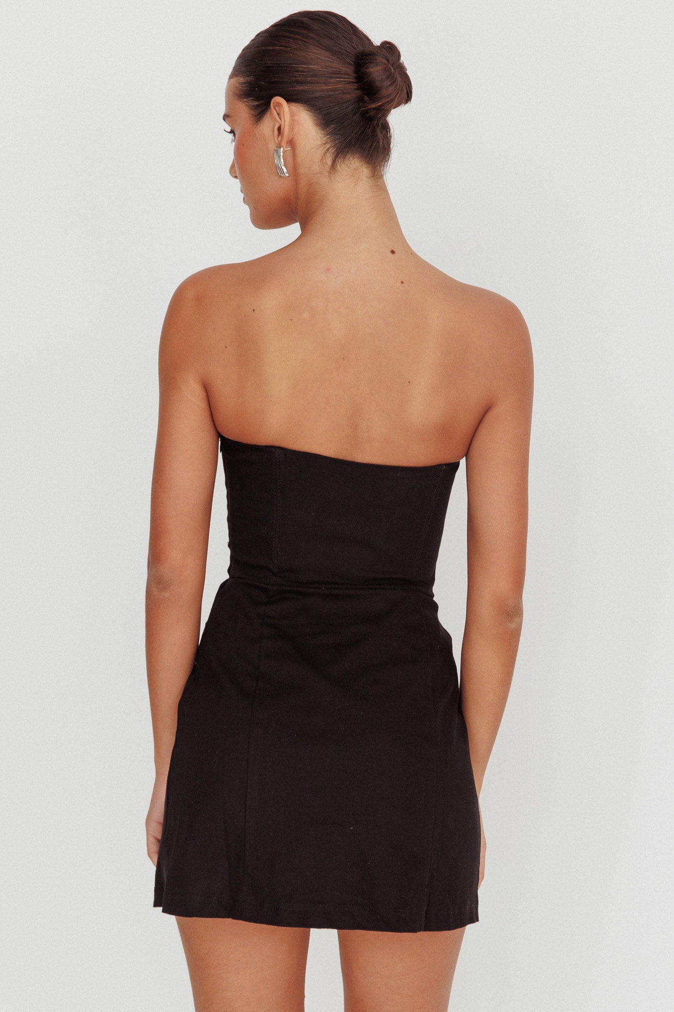 Luann Scoop Neckline Strapless Mini Dress Black - M Luann Scoop Neckline Strapless Mini Dress Black - M