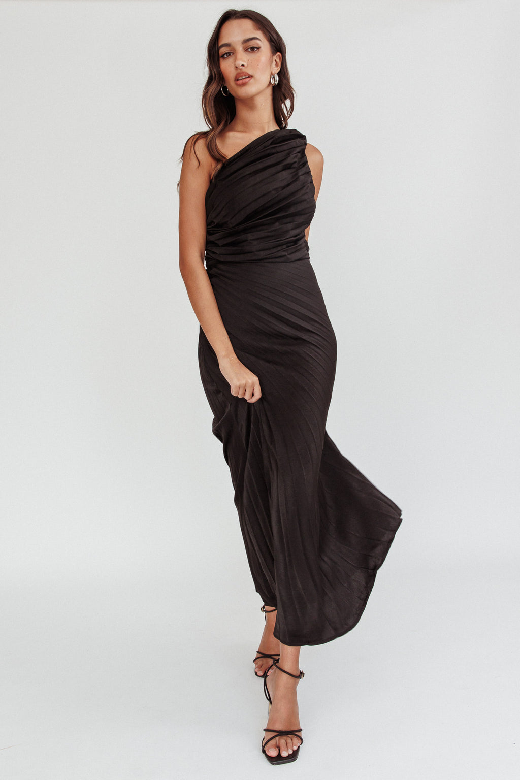 Scarlett One-Shoulder Pleat Maxi Dress Black by Selfie Leslie