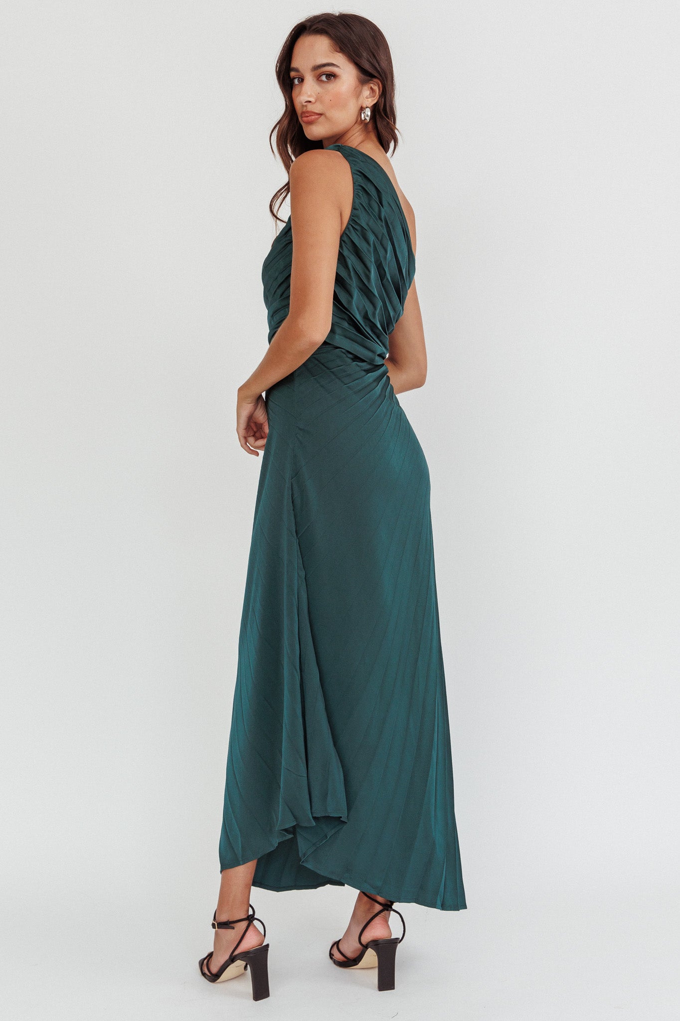 Scarlett One-Shoulder Pleat Maxi Dress Green by Selfie Leslie