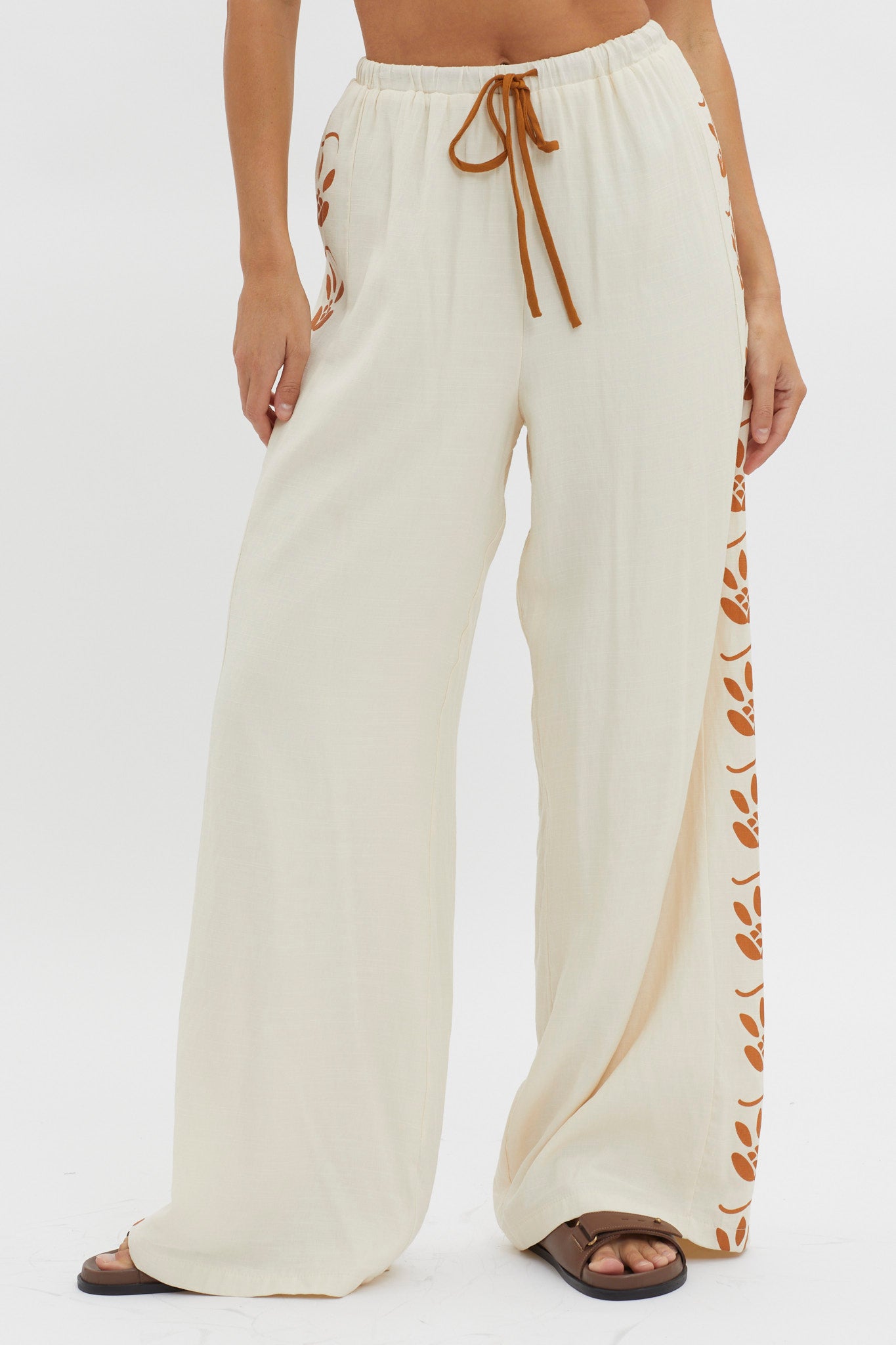 Maghan Side Print Long Pants Beige by Selfie Leslie