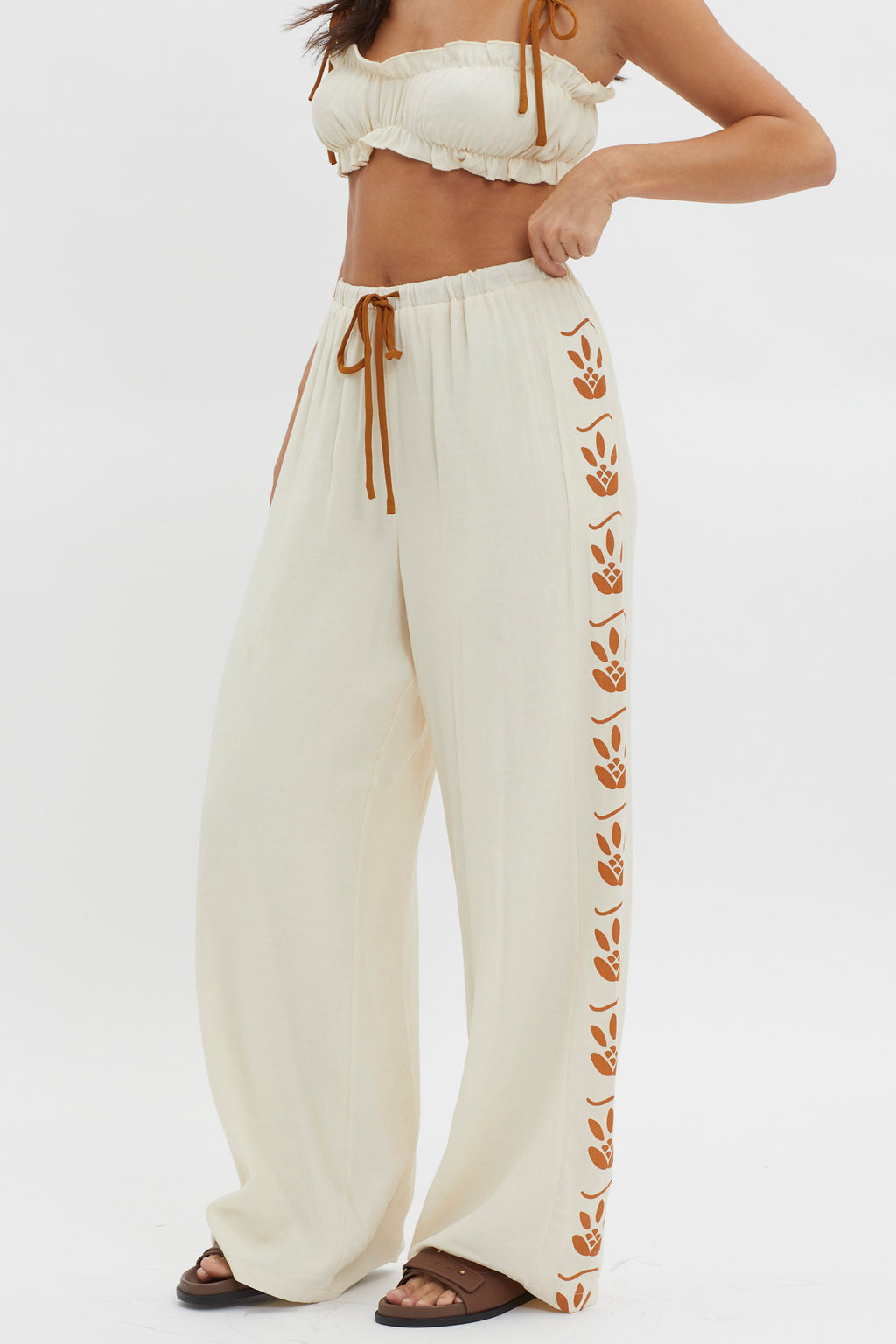 Maghan Side Print Long Pants Beige by Selfie Leslie