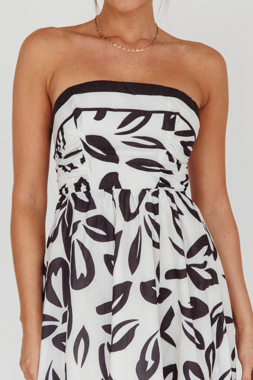 Randi Tie-Back Maxi Dress Leaf Print Beige by Selfie Leslie