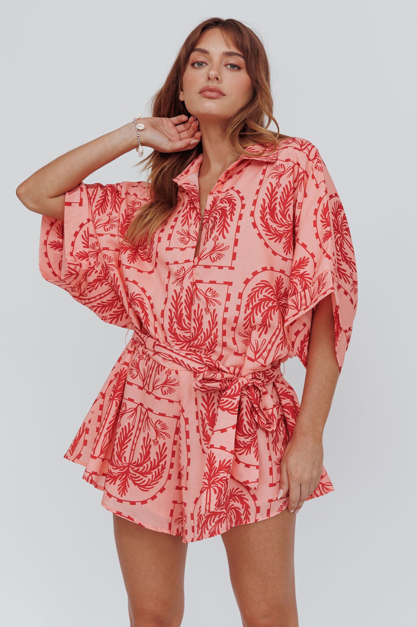 DELORES SLEEVELESS ROMPER, CONCH SHELL PINK SUNNY DAISIES