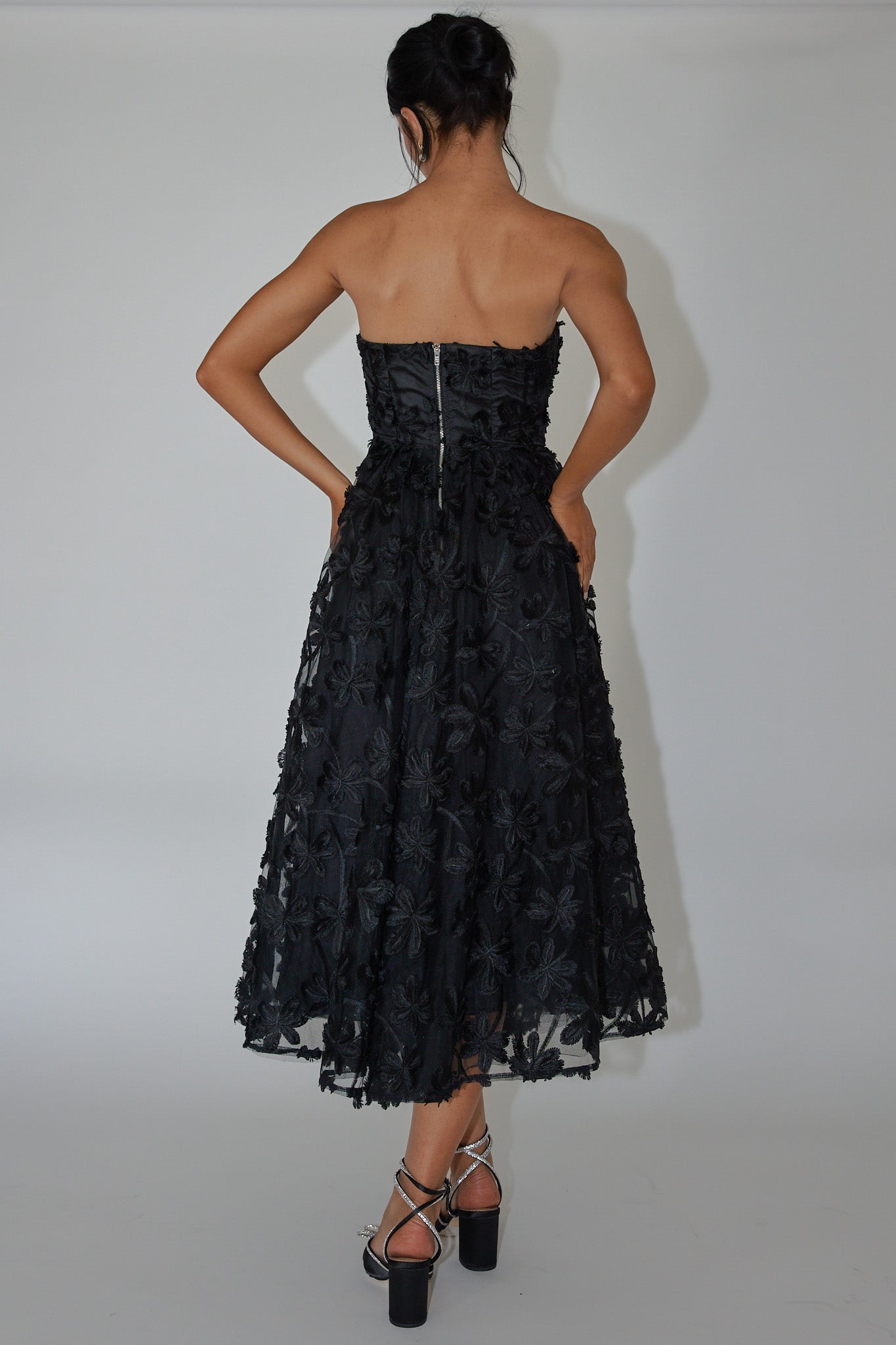 Dori Floral Embellished Midi Dress Black– Selfie Leslie