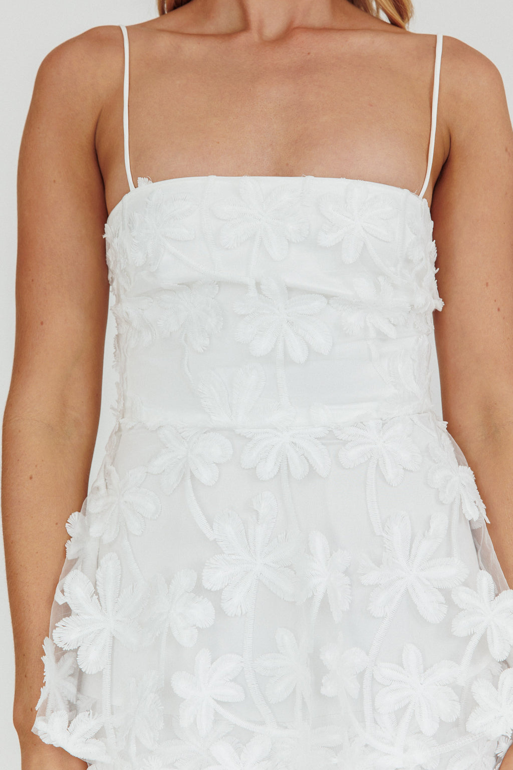 dori floral embellished midi dress Dori Floral Embellished Maxi Dress White