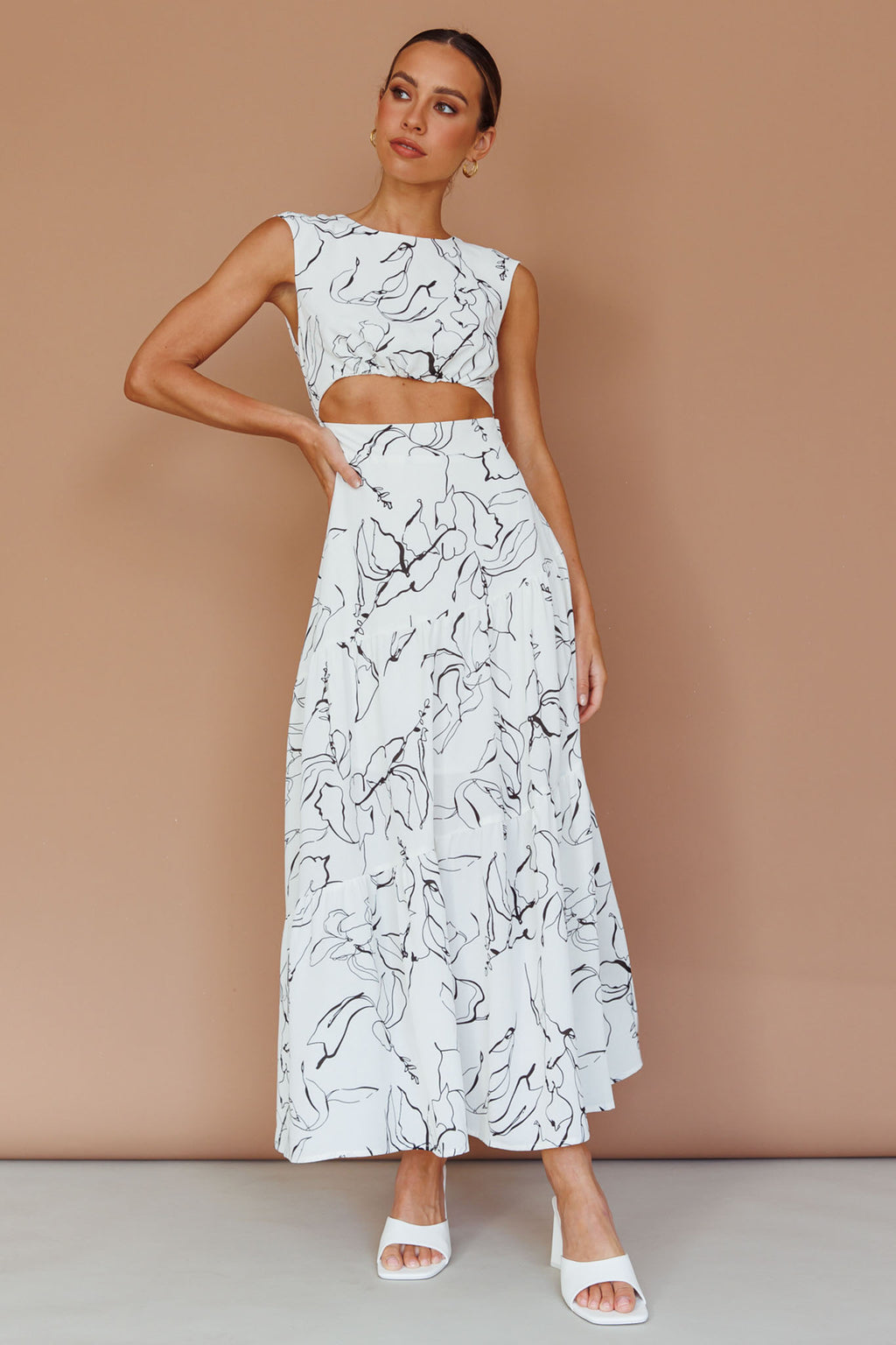 Shaniqua Cut-Out Sleeveless Midi Dress Print White by Selfie Leslie