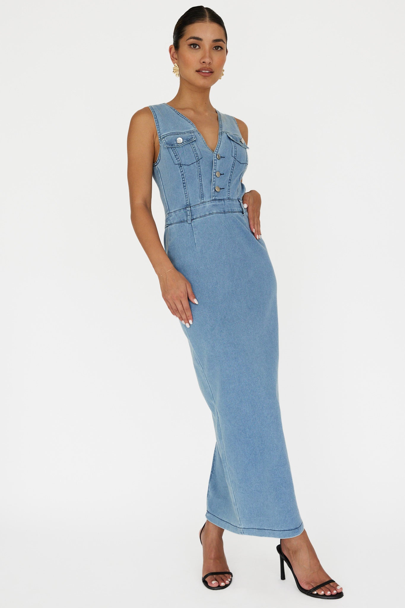 Shop the Jazelle Sleeveless Button Front Maxi Dress Denim
