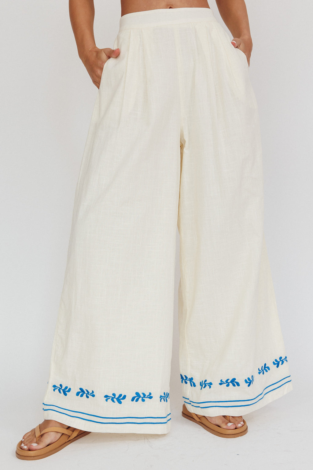 Sought After Wide-Leg Pocket Pants Oat by Selfie Leslie