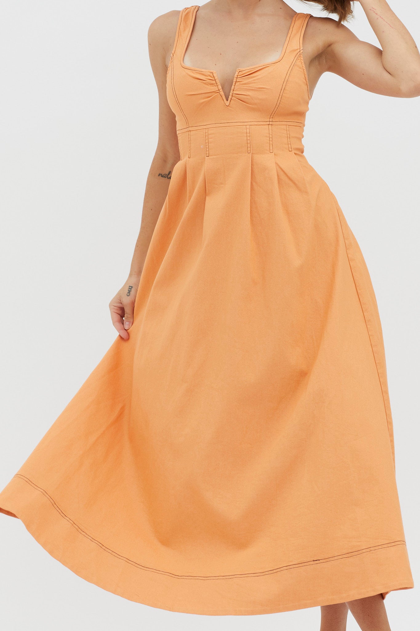 Isadore V-Bust Midi Dress Mango by Selfie Leslie
