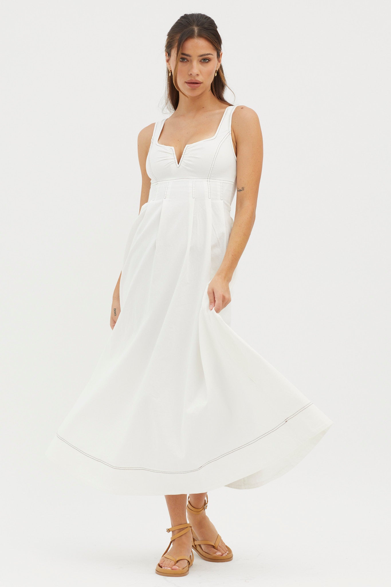 Isadore V-Bust Midi Dress White by Selfie Leslie