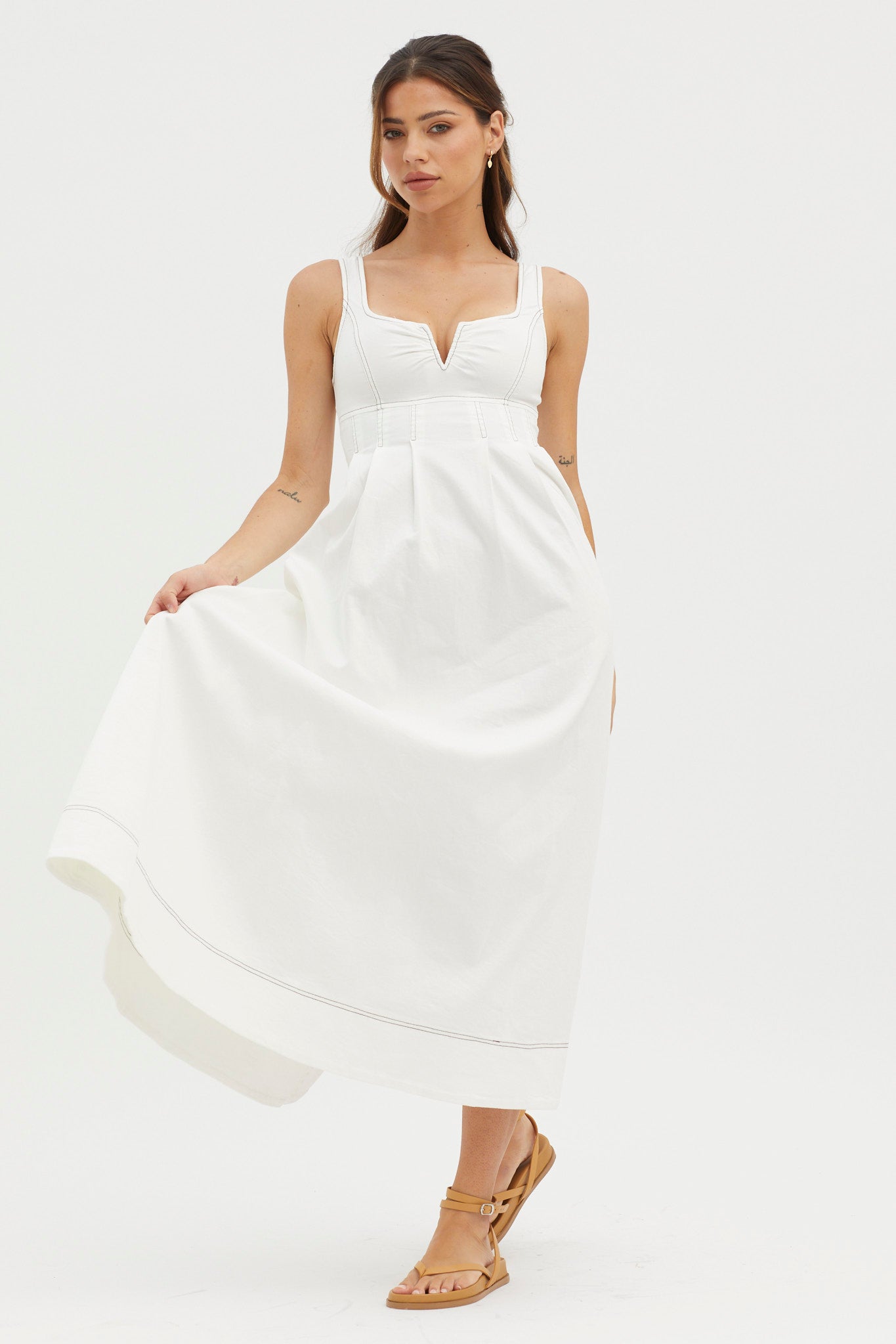 Isadore V-Bust Midi Dress White by Selfie Leslie