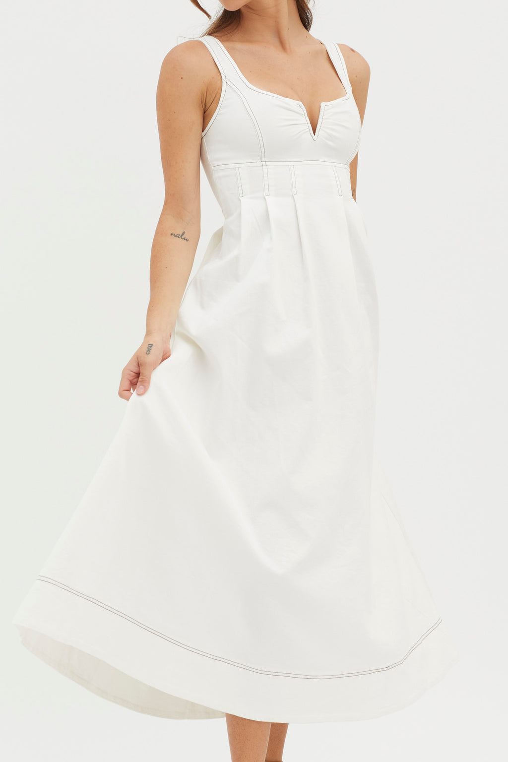 Isadore V-Bust Midi Dress White by Selfie Leslie