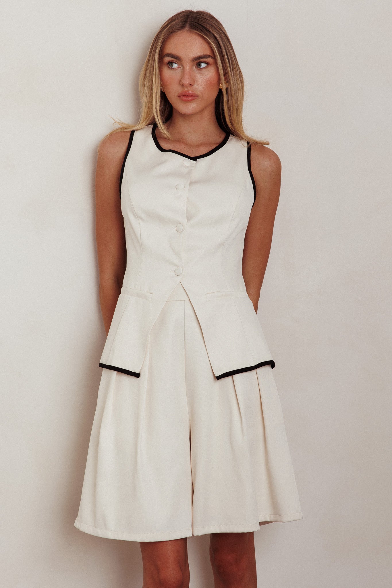 Janna Wide Leg Shorts Oat by Selfie Leslie