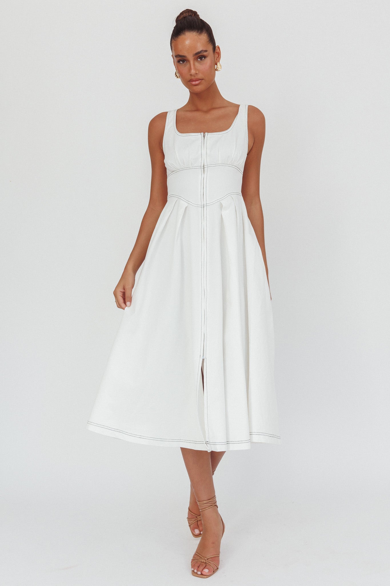 white dress gold zipper WHITE ZIPPER DRESS IN HONEYCOMBED COTTON WITH STARS House of Avida