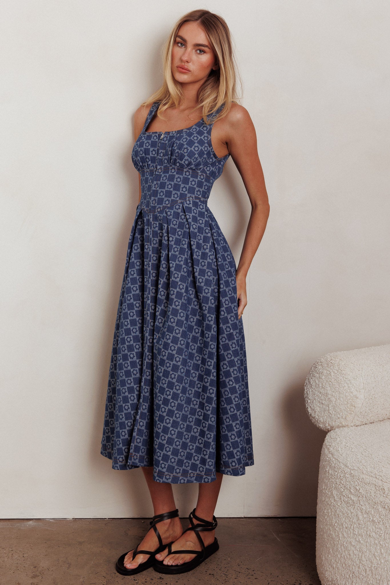 Hair Down Square Neck A-Line Midi Dress Floral Denim - M Hair Down Square Neck A-Line Midi Dress Floral Denim - M
