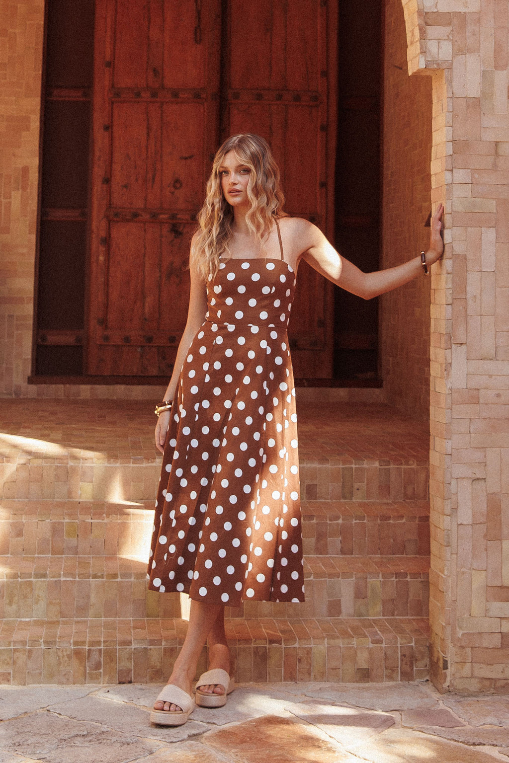 Second Glance Olga Criss-Cross Back Midi Dress Polka Dot Brown - L Second Glance Olga Criss-Cross Back Midi Dress Polka Dot Brown - L